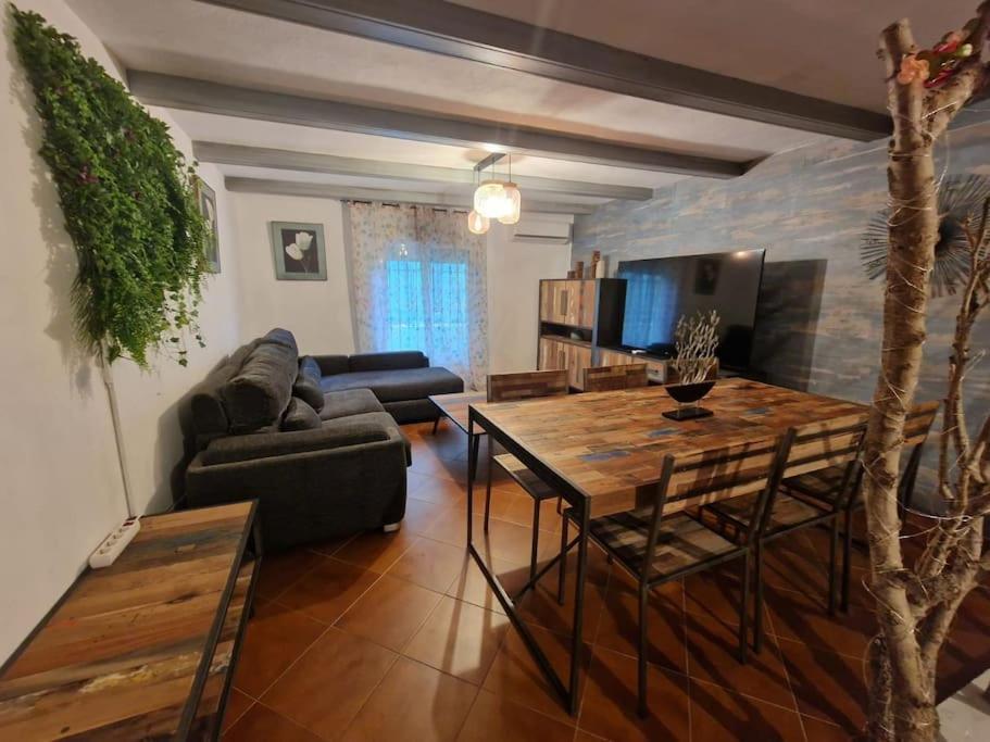 Chalet A 2 Kilometros De La Playa ชิกลานา เด ลา ฟรอนเตรา ภายนอก รูปภาพ